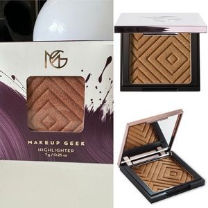 3/$15 Makeup Geek Highlighter Single Pan Ignite Cruelty Free & Vegan